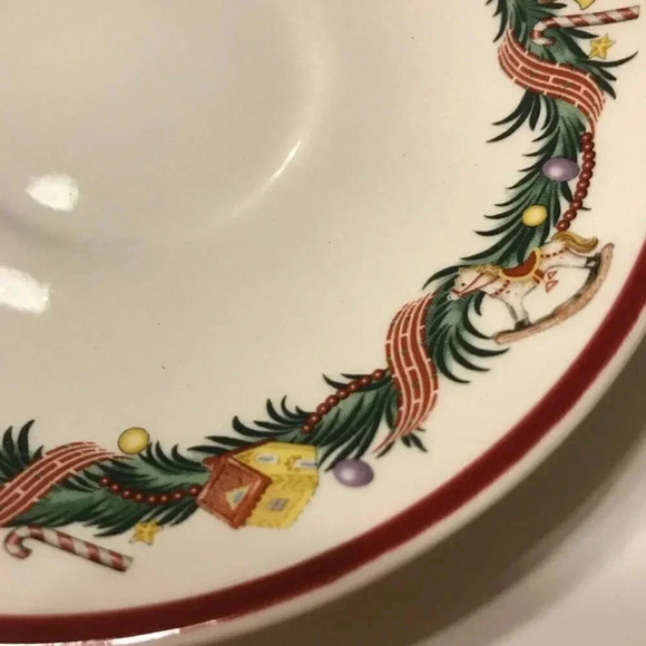 Spode Christmas Memories 5.5” Collectible Saucer - Picture 4 of 7